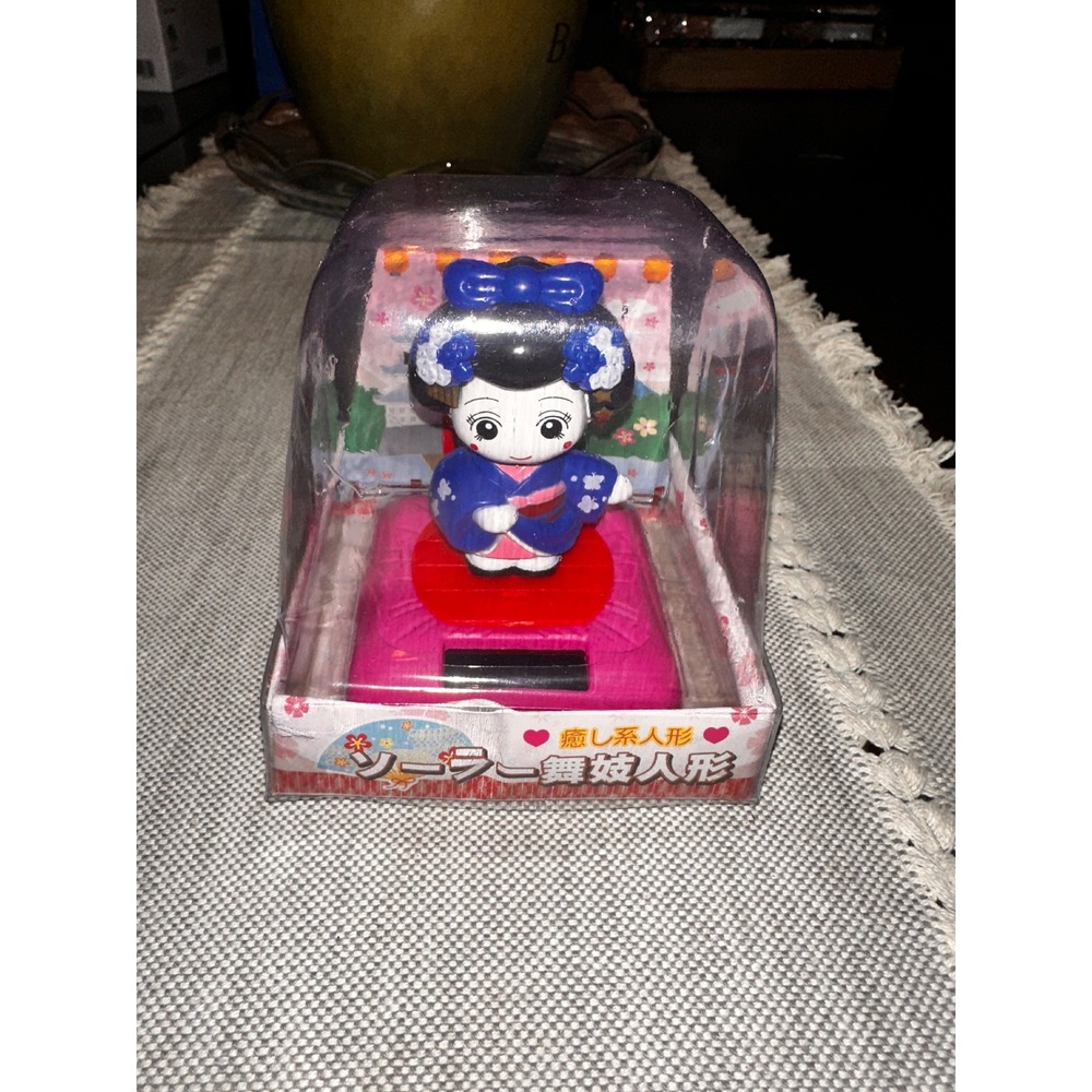 Japanese Solar Powered Geisha Maiko Bobblehead Blue Kimono Dancing Figure Toy
